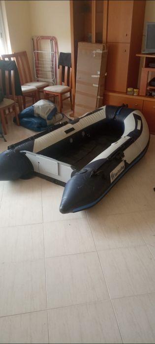 Barco com  motor elétrico