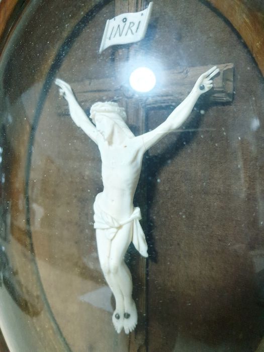 Precioso antigo registo / crucifixo esculpido emoldurado vidro curvado
