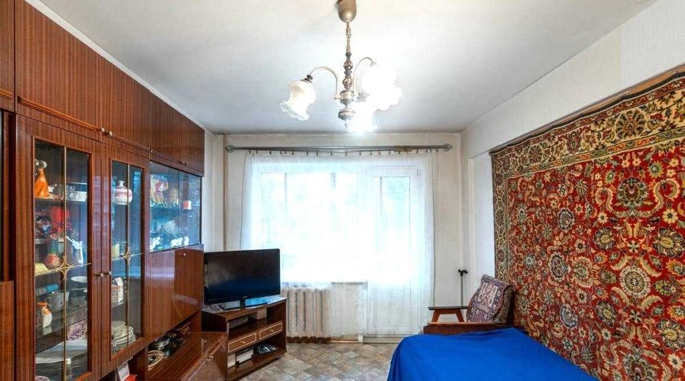 продаж 2к квартири на Червоної Калини