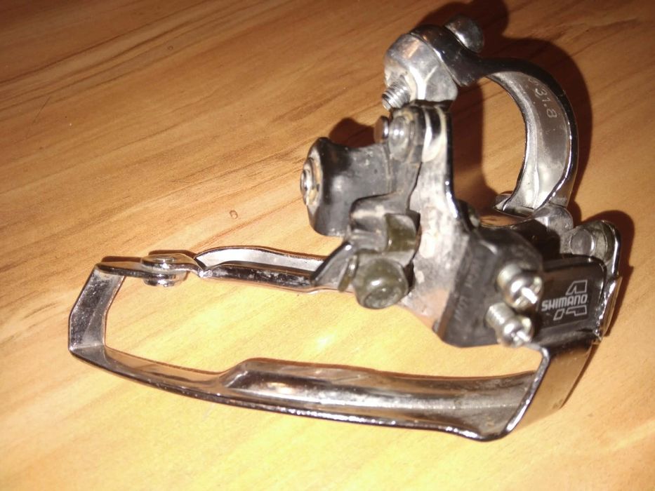 Przednia przerzutka Shimano.