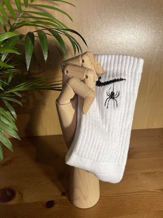 Skarpetki nike zdobione haftem maszynowym