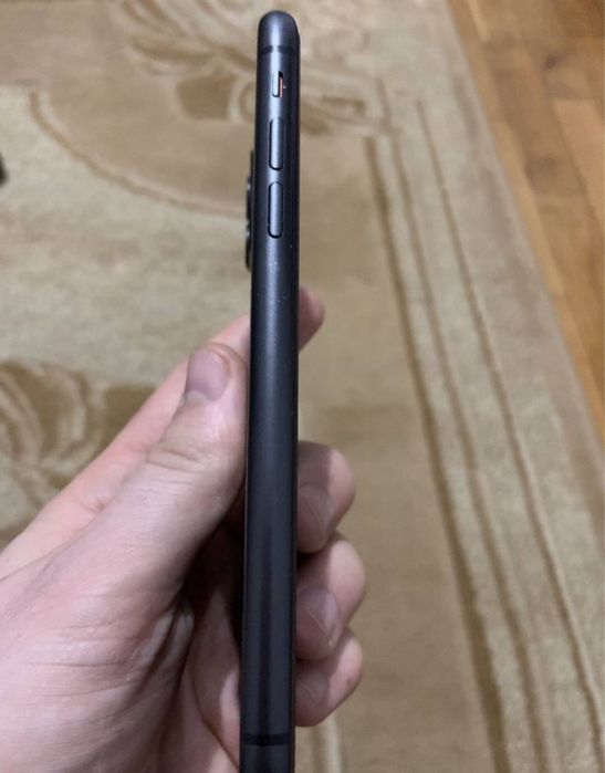 продам айфон 11 на 64 гб