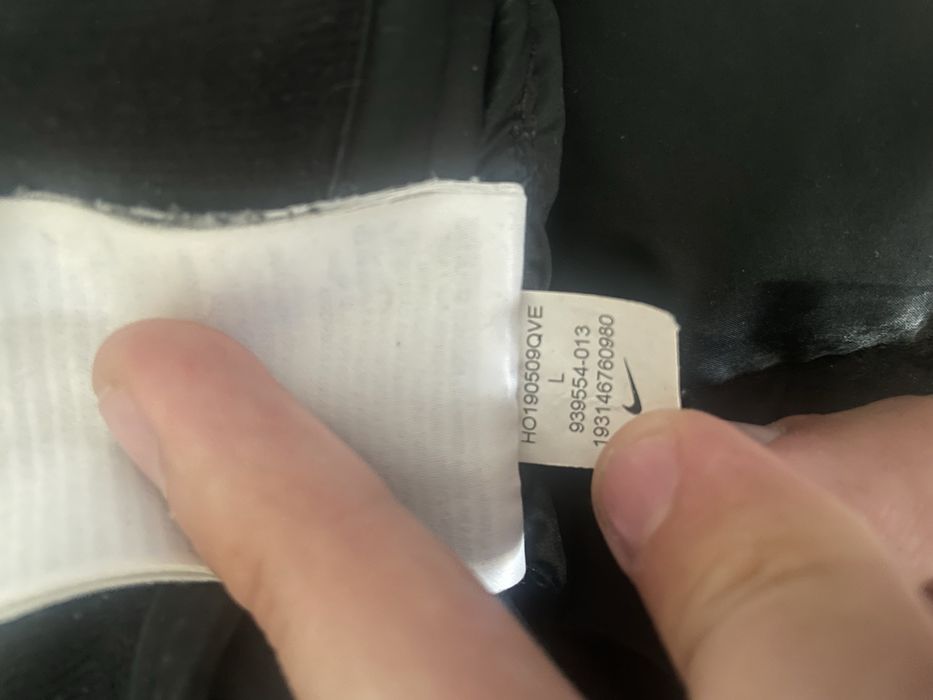 Пуховик чорний Nike