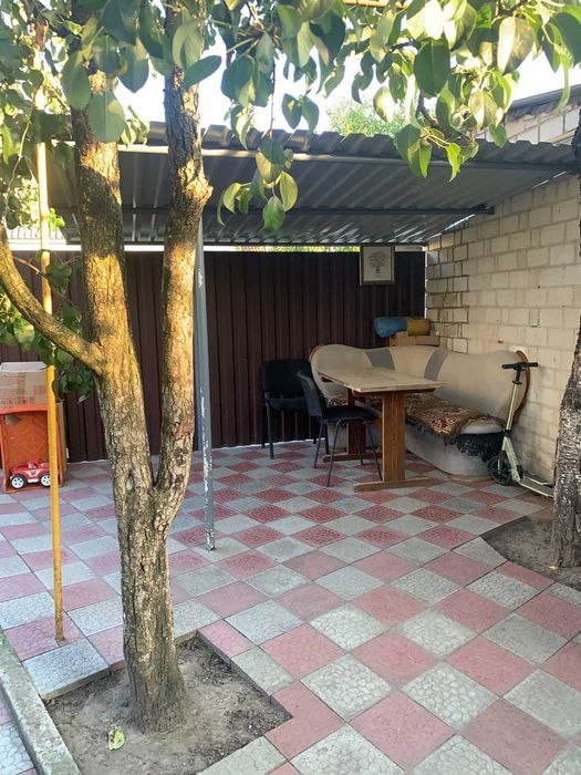 Продаж частини будинку з окремим подвір'ям  Польова