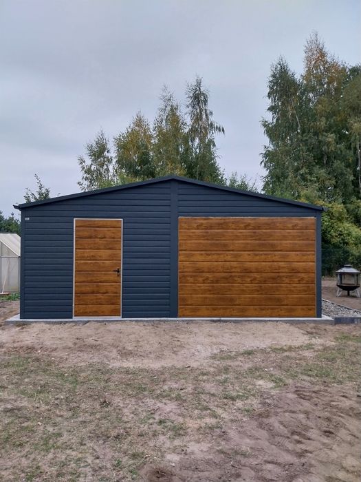 Garaż blaszany blaszak drewnopodobny nowoczesny wygląd