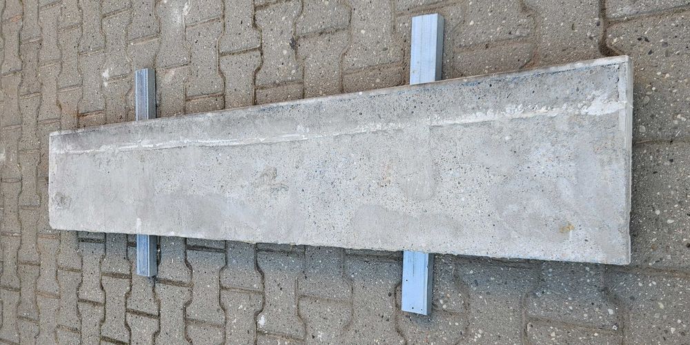 Parapet wewnętrzny 180x31x4cm
