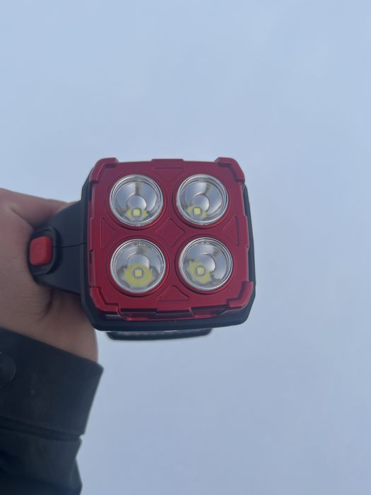 Продається акумуляторний ліхтар