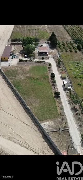 Quinta T2 em Benfica do Ribatejo de 200 m2