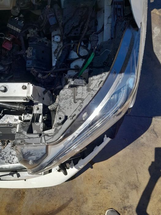 Ótica / farol esquerda NISSAN Leaf EV (ZE1)