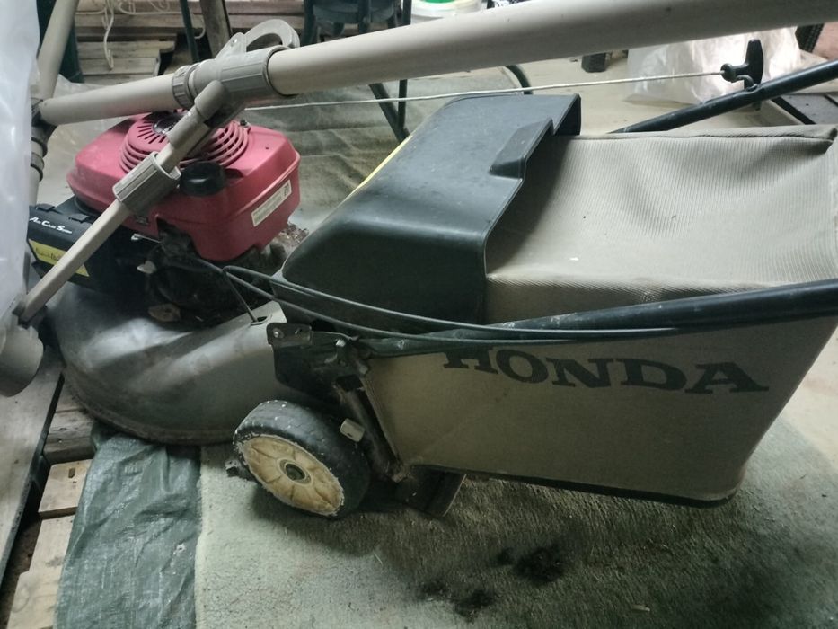 Corta relvas Honda izy