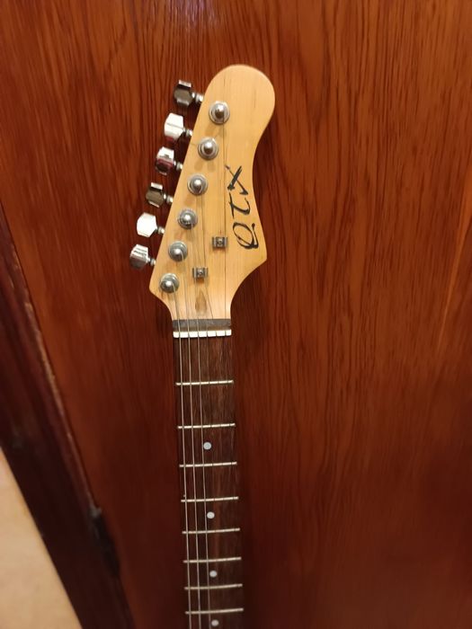 Электрогитара QTX