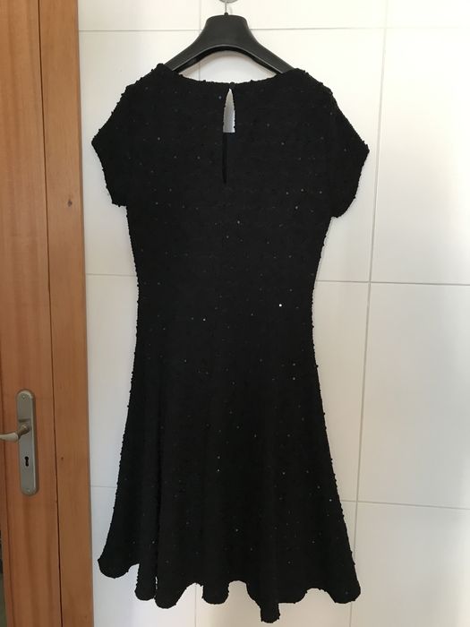 Vestido preto com lantejoulas C&A