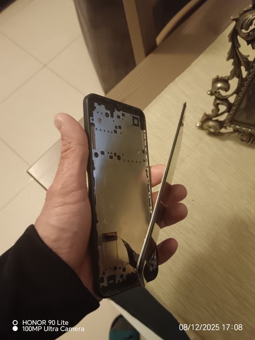 Telemóvel TCL 305 avariado