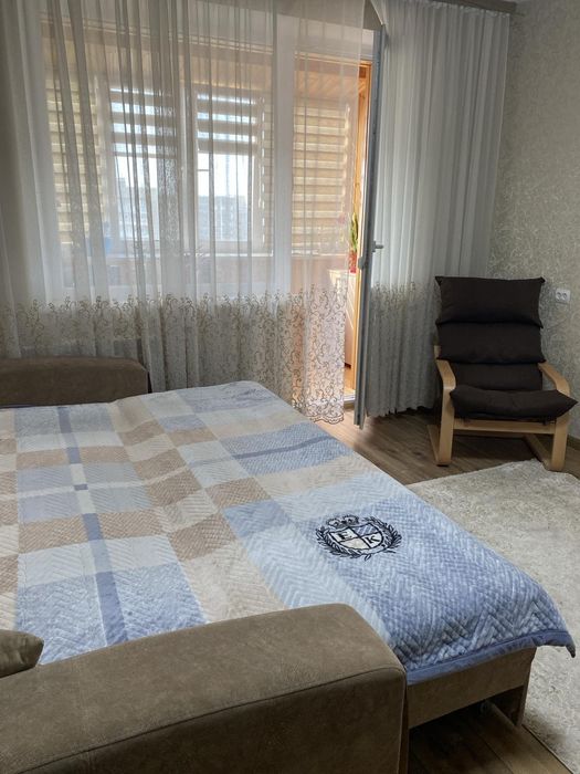 Здам подобово однокімнатну квартиру.