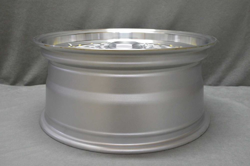 Felgi DARE RS 18" 8J ET42 4x100/5x100 SL Golden Rivets