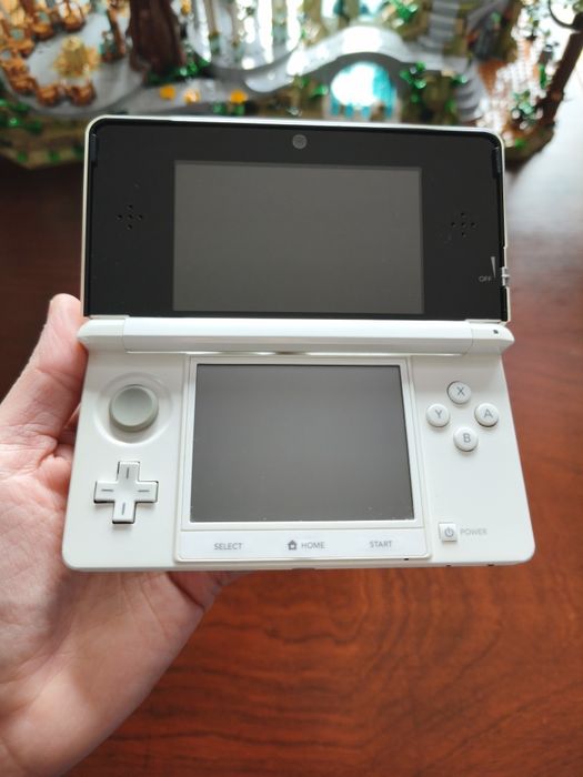 Nintendo 3DS Branca com 32GB e Homebrew