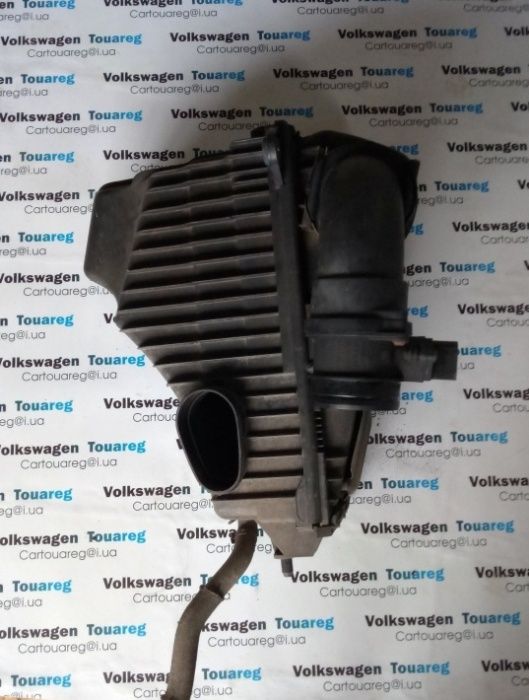 Корпус воздушного фильтра Volkswagen Touareg 2.5 TDi 7L0129607