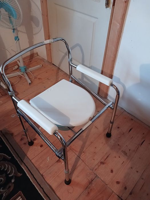 Стілець- туалет .