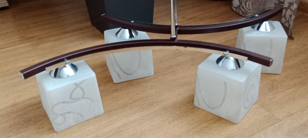 Żyrandol na 4 żarówki