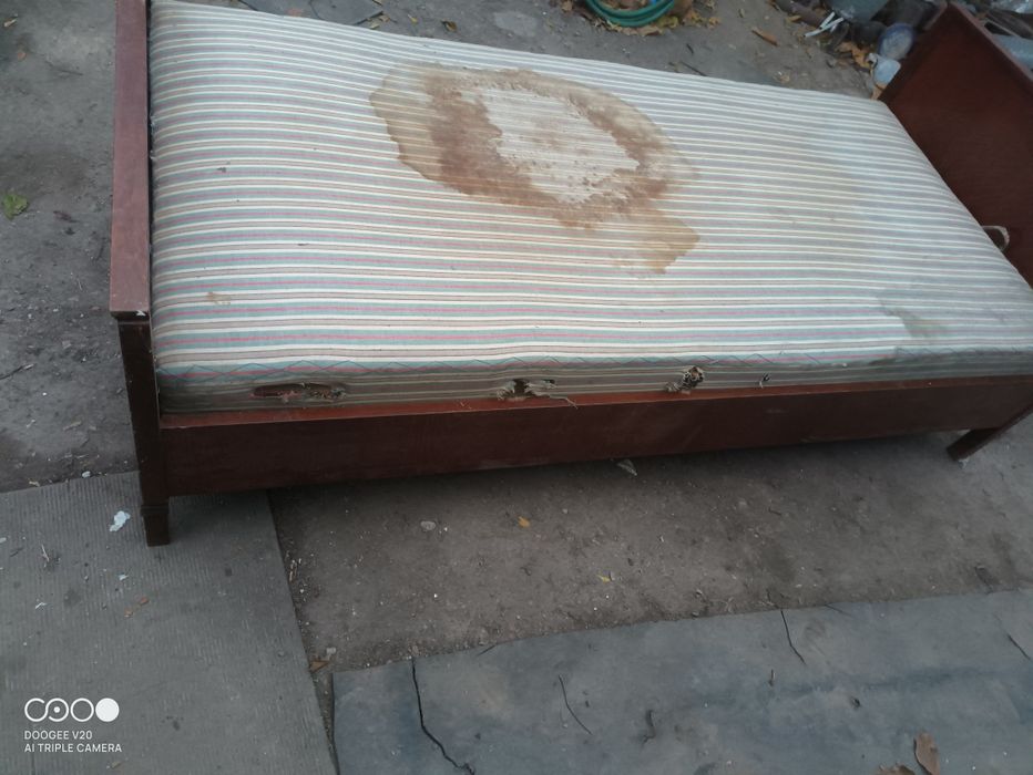 Кровати полуторки бу продам