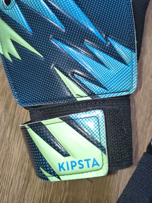 Nowe rękawice bramkarskie rozm 4 Kipsta