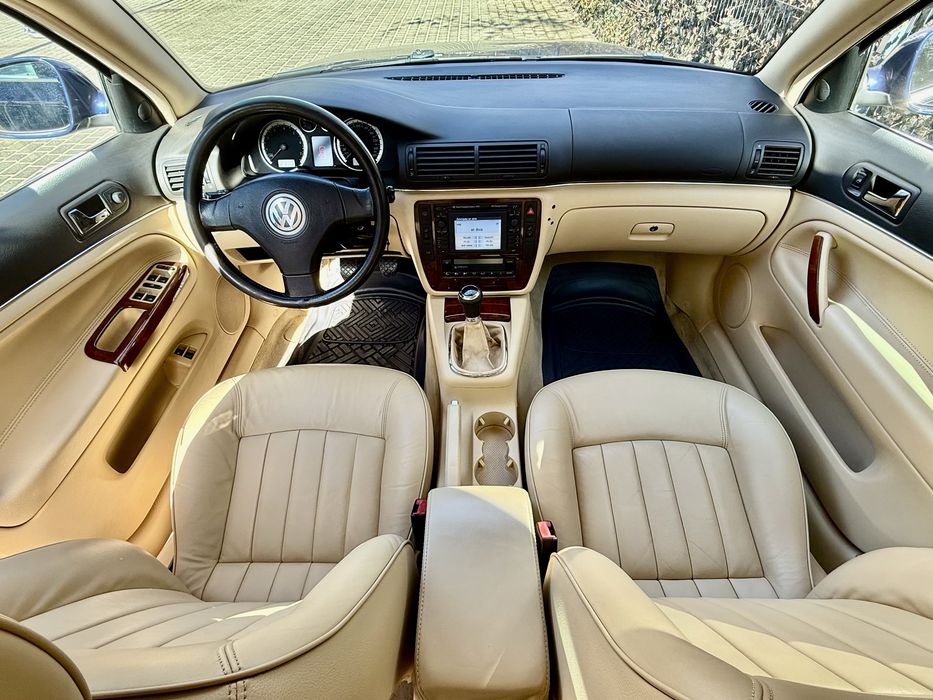 Volkswagen VW Passat W8 4.0l 32v manual