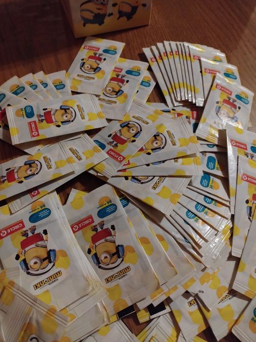 Minionek naklejka magnetyczna Nowe znaczki 120 szt
