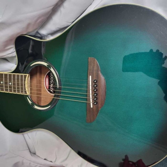 Guitarra Yamaha APX 500 II