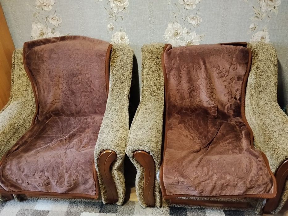 Продам стільчики в нормальному стані