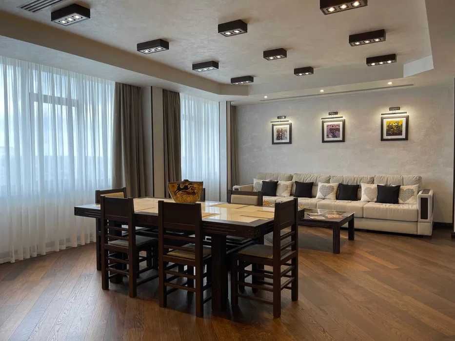 Продам элитный двухуровневый пентхаус в ЖК Источник Ботанический Сад