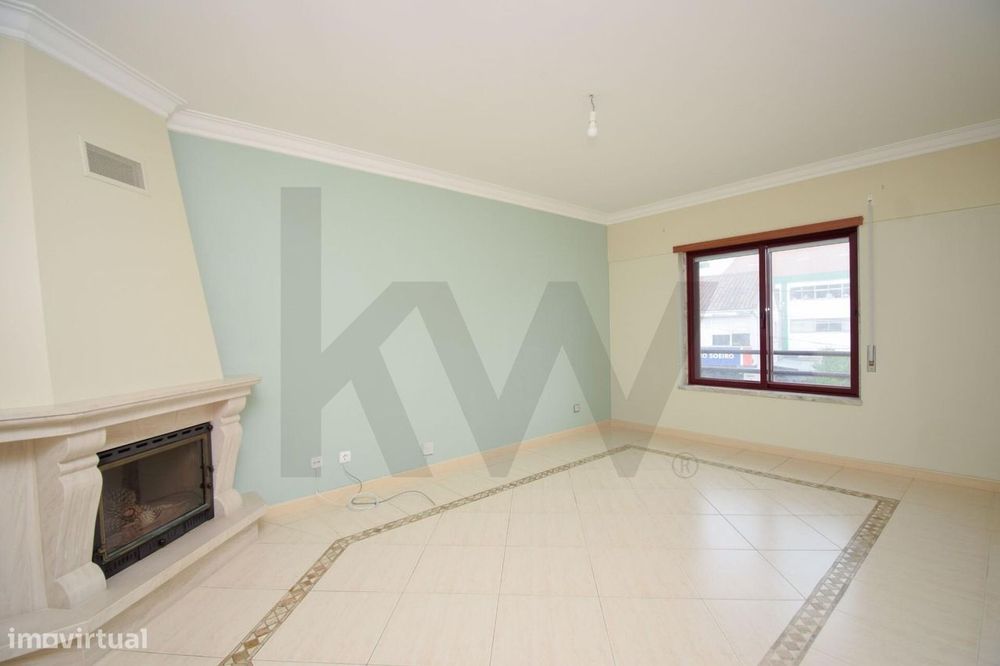 Apartamento T2 | Parqueamento e Arrecadação | Casal da Carochia, Ramad — Ramada E Caneças, Lisboa