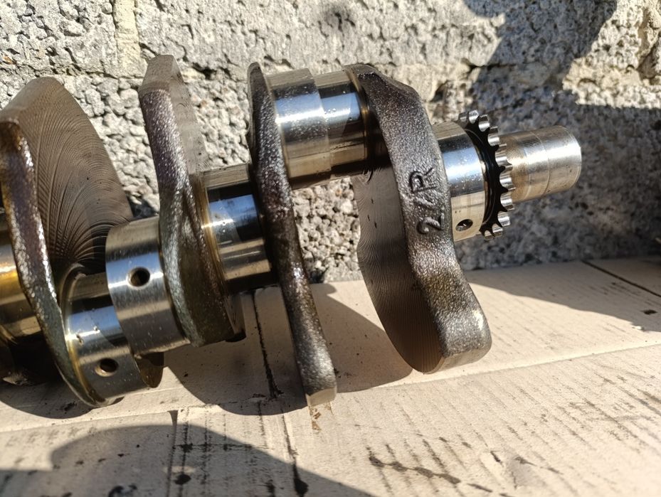 Колінвал коленвал 2.4 V6 Audi A6 c5 A4 B5 B6 Ауді