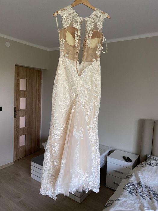 Suknia ślubna syrenka, tren