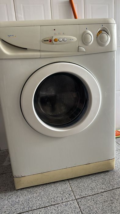 Maquina de lavar roupa Fagor com defeito