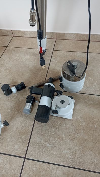 Teleskop astronomiczny z statywem