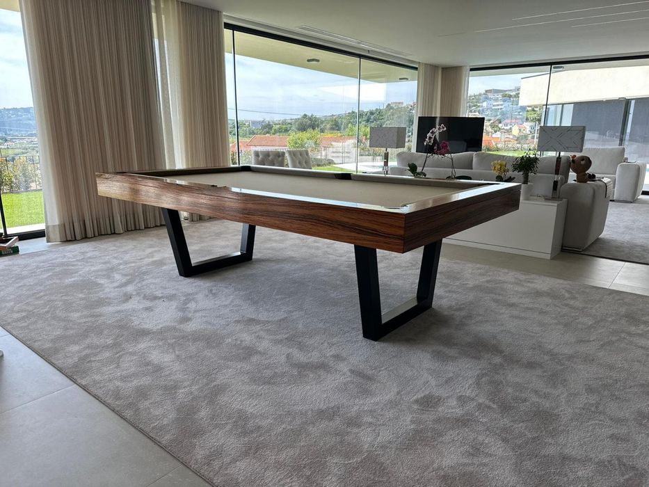 Mesa de refeicoes e Snooker
