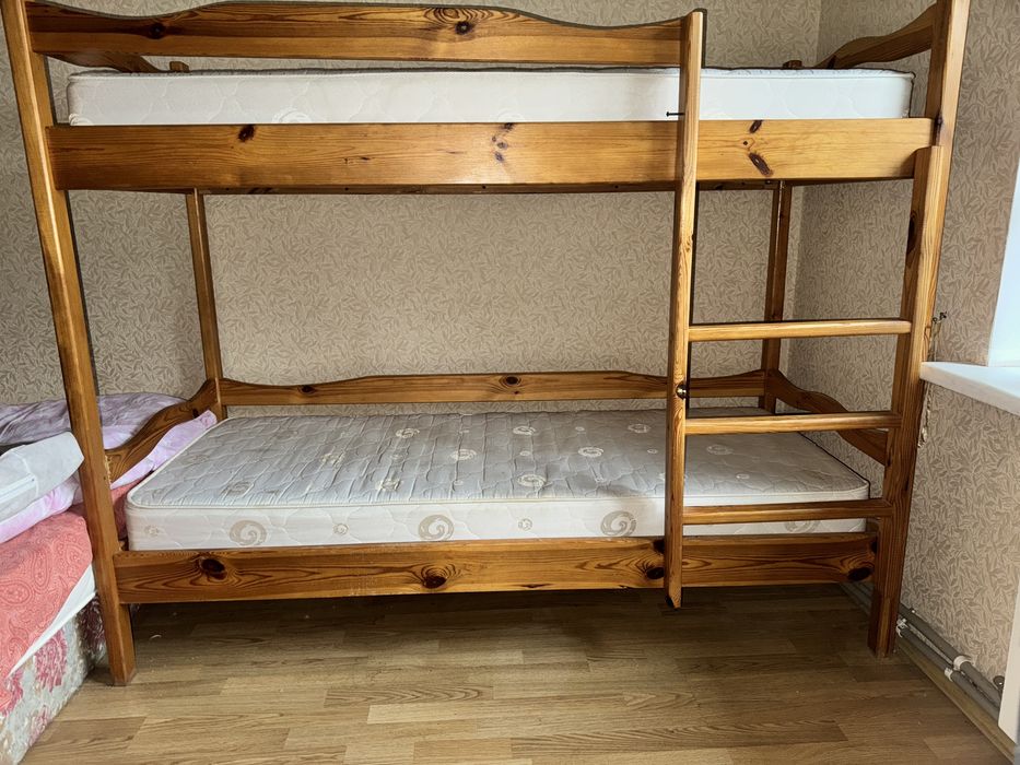 Двоповерхове ліжко