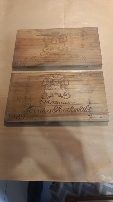 Tampas de caixas originais.