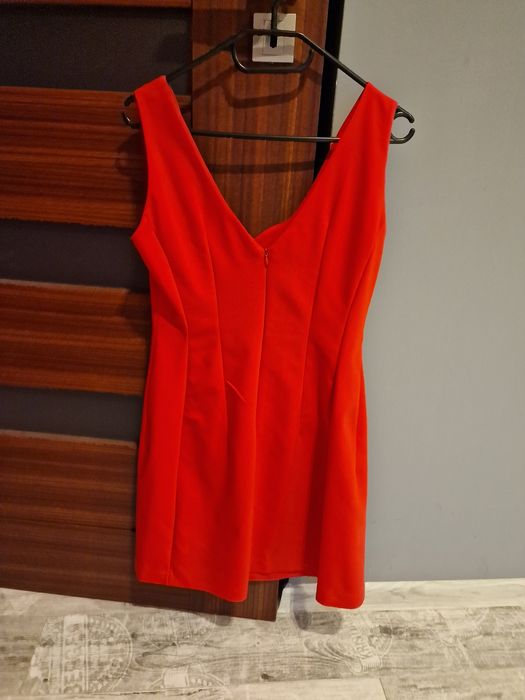 Sukienka czerwona r.40