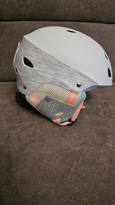 Kask narciarski  4F model KSD 500