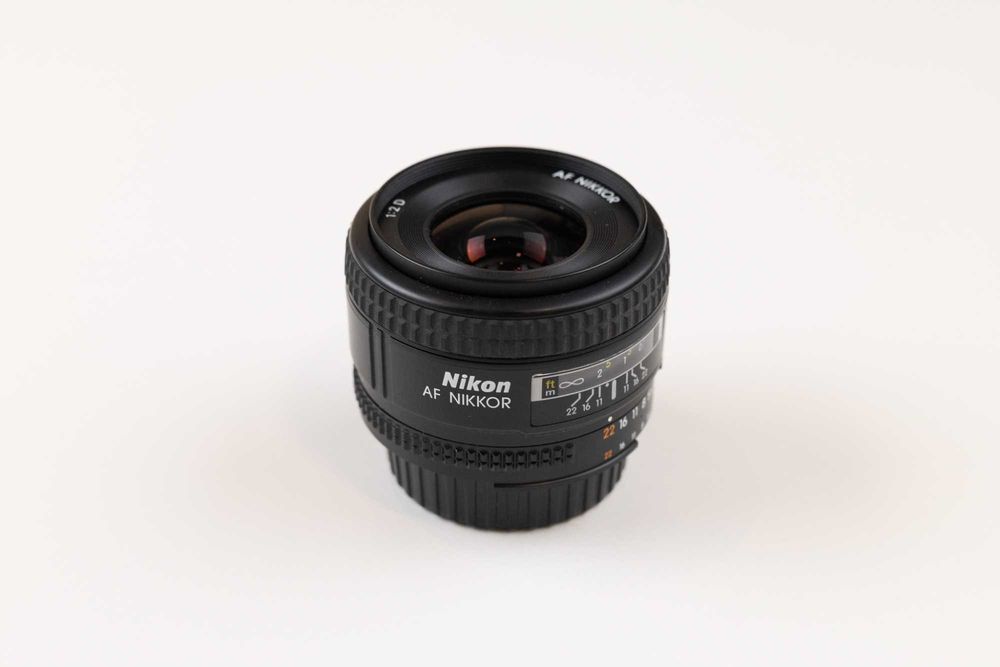 Objetiva Nikon AF NIKKOR 35mm f/2D (Grande Angular)