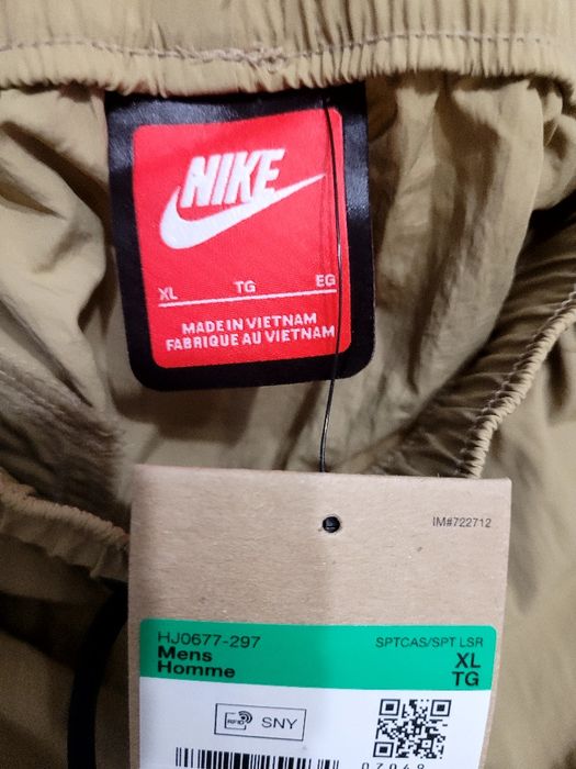 Шорти NIKE Sportswear Tech Woven нові original