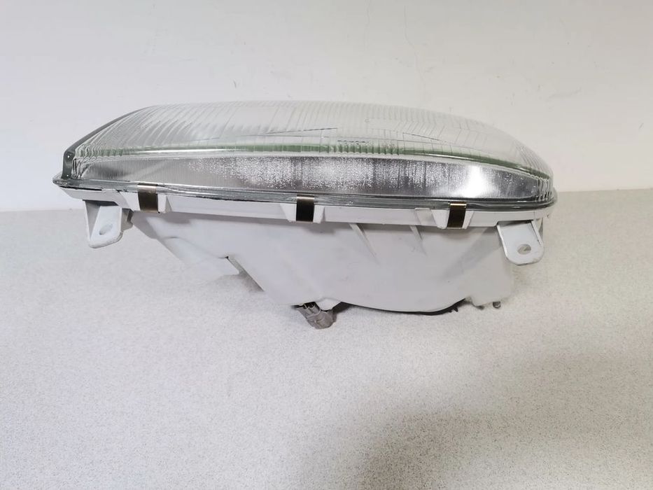 lampa reflektor lewy  toyota rav4 rav 4 i 94-97 oryginał