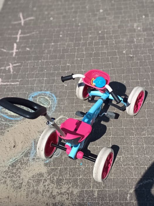 Веломобіль Berg Buzzy Bloom 2-in-1 з батьківською ручкою та гальмом