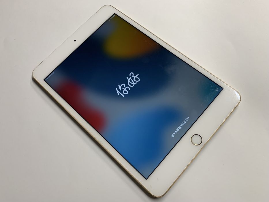 Айпад / iPad mini 4 LTE 64GB (Gold) iCloud. A1550