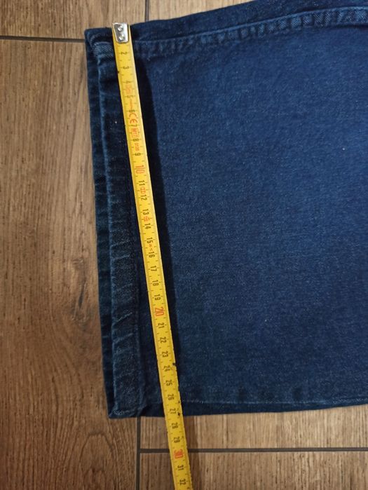 Krótkie spodnie męskie L nowe