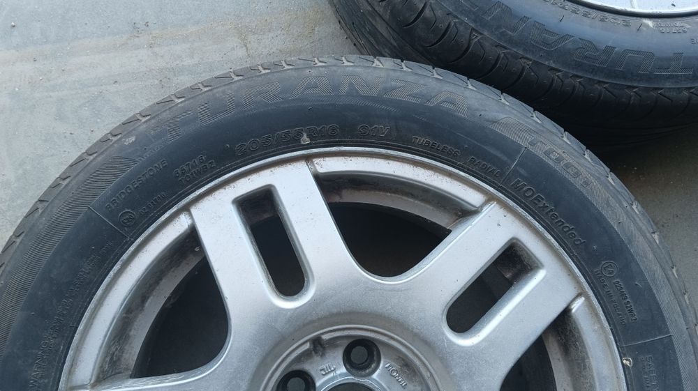 Vendo jantes e pneus Volkswagen golf 4
