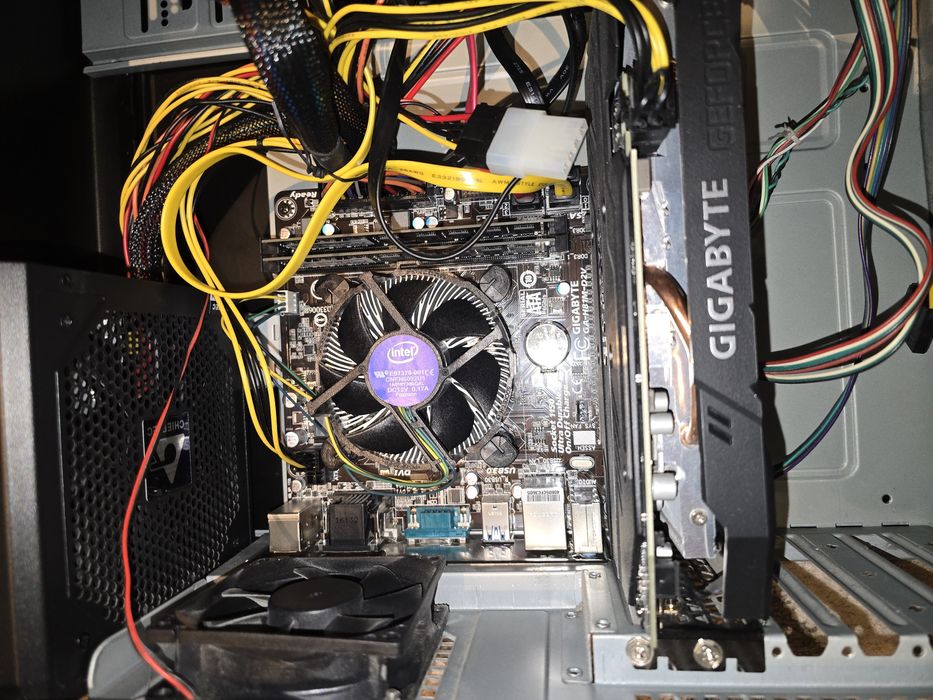 Płyta Gigabyte Technology Co., Ltd. H81M-D2V + Intel Core i5 4460