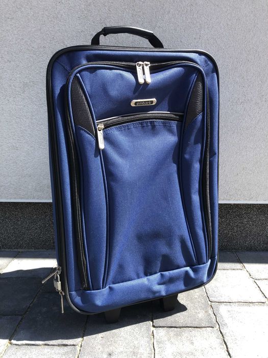 Ciemnoniebieska walizka / torba podróżna na kółkach. Embark.