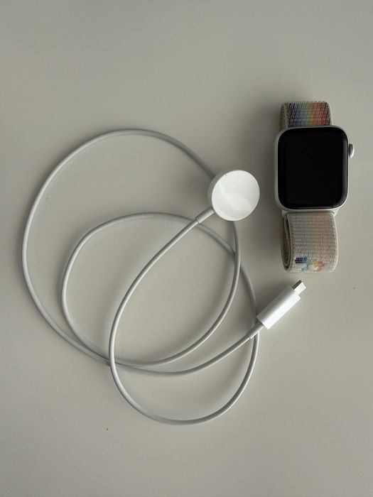 Apple Watch SE 44mm GPS + Cellular - Excelente Estado